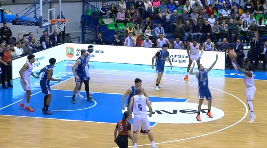 Shannon Evans en un dels llançaments que ha anotat (ACB)