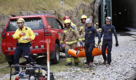 Membres dels serveis de salvament durant el simulacre