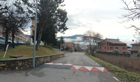Treballs de pacificació del trànsit a l'L-522a, a la Pobla de Segur