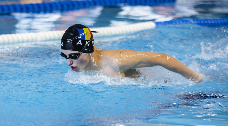 Biel Cuen durant la primera jornada de la lliga andorrana de natació (FAN)