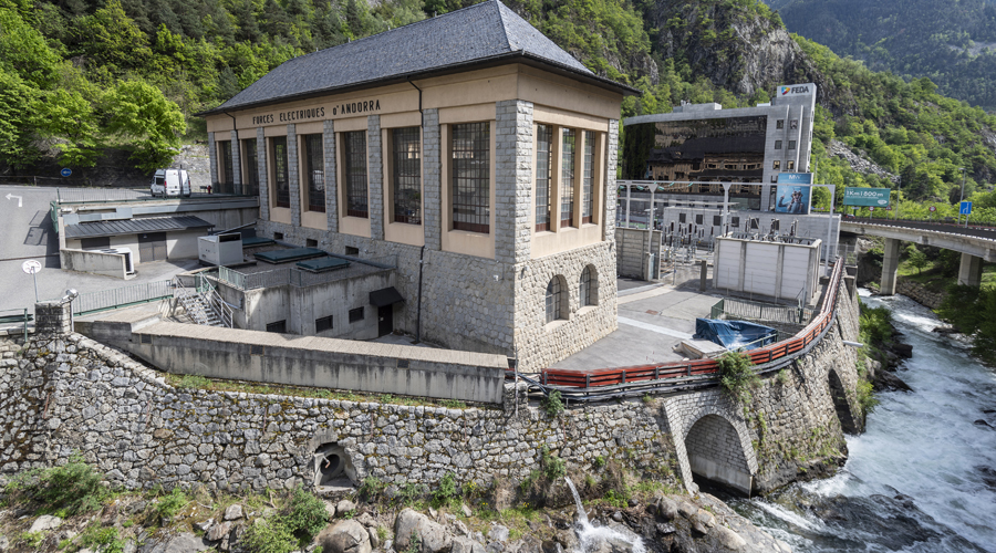 La central hidroelèctrica i l’edifici de serveis (FEDA)