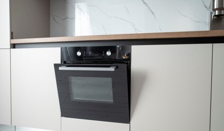 Un forn en una cuina