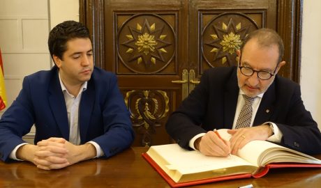 L'alcalde, Joan Barrera, i el conseller, Ramon Maria Espadaler