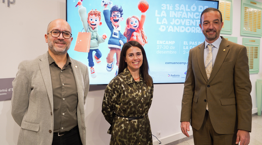 El conseller, Joan Sans; la cònsol major, Laura Mas; i, el ministre, Jordi Torres (Comú d'Encamp)