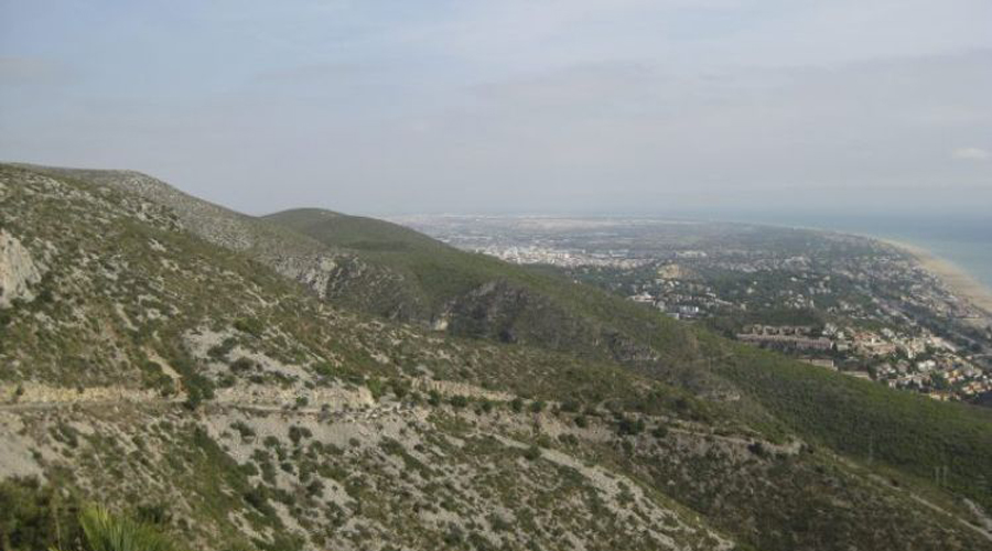 Vista parcial del massís del Garraf