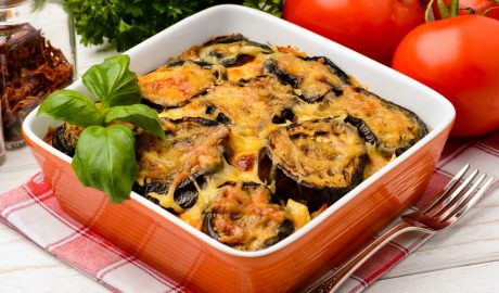 Un saborós recipient amb moussaka
