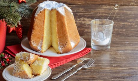 Un temptador Pandoro a punt de ser degustat