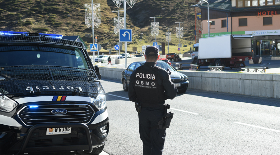 Tasques de vigilància de la Policia al Pas de la Casa (SFGA)