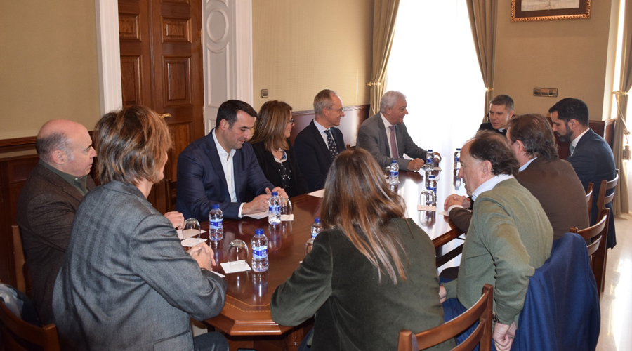 Reunió de la directiva de la CEA amb Josep-Lluís Serrano (Bisbat d'Urgell)