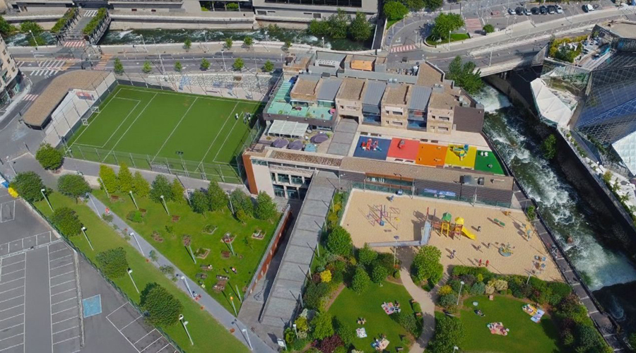 Simulació aproximada feta amb intel·ligència artificial de com quedarà el Prat del Roure i el carrer dels Veedors (comuee)