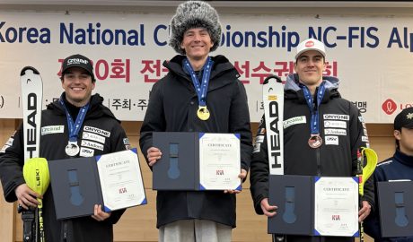 El podi de l'eslàlom de Corea, amb Gabriel segon i Cornella tercer