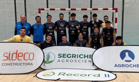 L'equip de l'Handbol Club Serradells