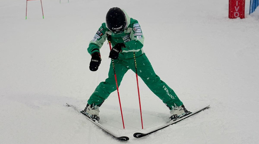 Íria Medina, concentrada, abans del gegant de Sestriere (FAE)