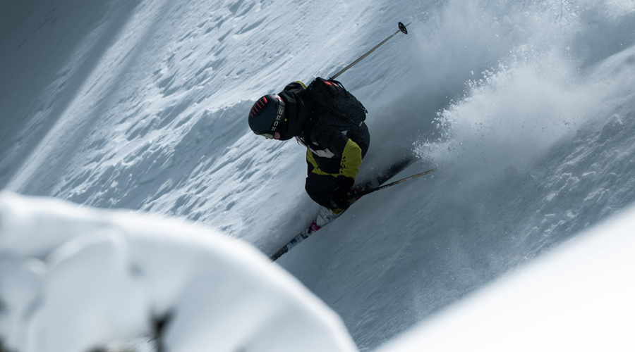 Joan Aracil en un dels seus vertiginosos descensos (FAE)