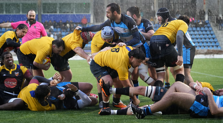 Partit jugat a l'Estadi Nacional sota una intensa nevada (VPC Andorra)