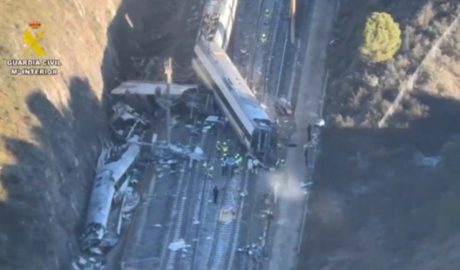 Vista aèria dels dos trens sinistrats