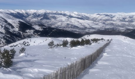 Estat actual de l'estació d'esquí de La Molina, amb la Cerdanya al fons