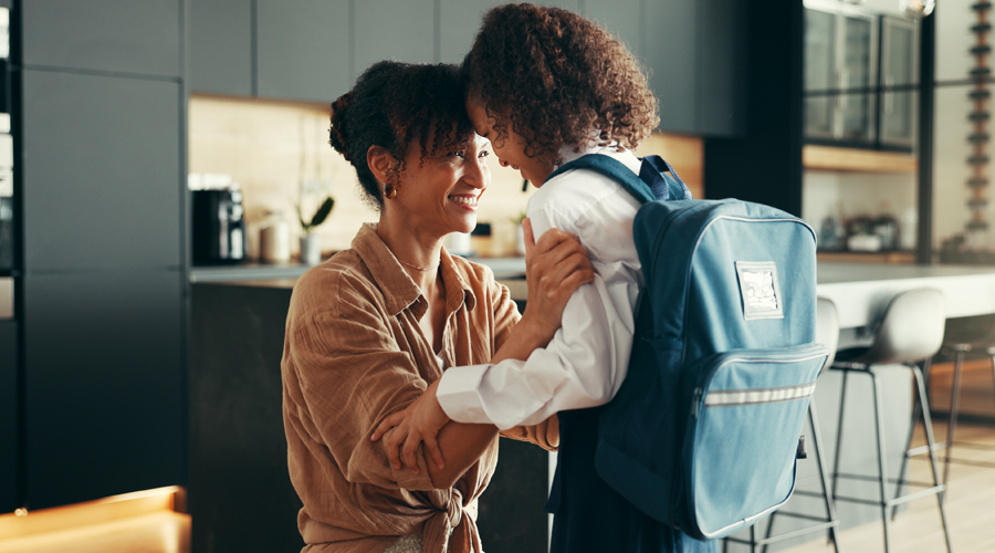 Una nena a punt per a anar a l'escola (Getty Images)