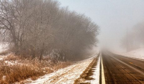 Una carretera catalana nevada