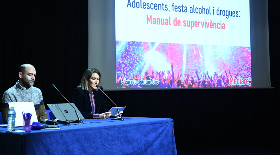 Anton Uró, de l’entitat Mediare, i la secretària d'Estat de Salut, Cristina Pérez (SFGA)