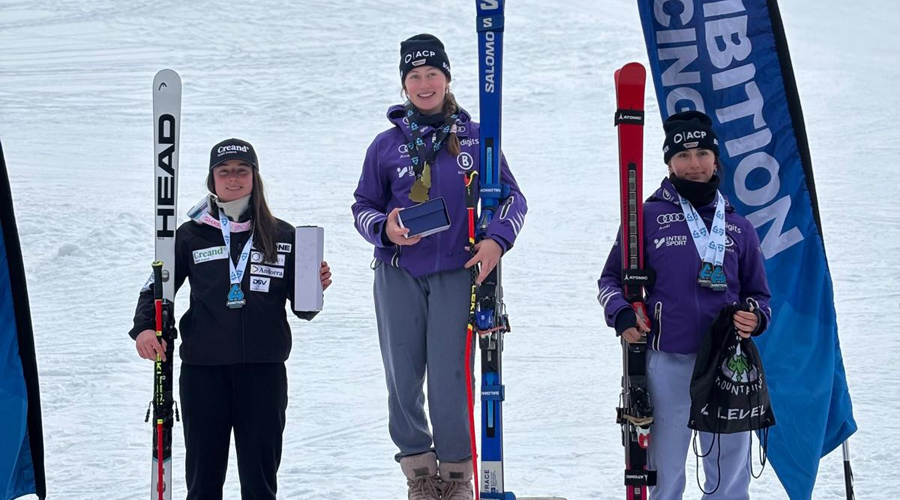 Íria Medina, en un dels podis dels dos que ha assolit aquest dimecres, a Hinterreit