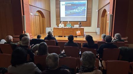 Conferència sobre orientació amb el Club Esportiu Xinoxano, que ha encetat el cicle de la UEU sobre muntanya