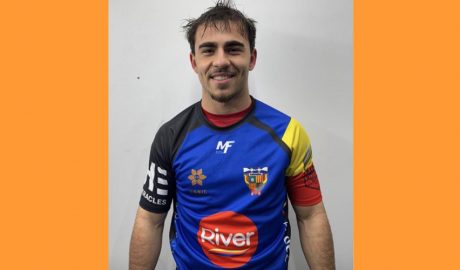 A la imatge, Valentí Hoxha