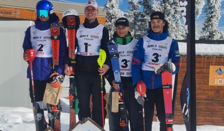 Segon per la dreta, Jan Visa, tercer U18 a l'eslàlom FIS de Font Romeu