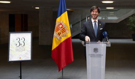 El síndic durant la presentació dels actes commemoratius per l'aniversari de la Constitució