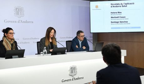 Meritxell Cosan, Helena Mas i Santiago Sánchez durant la presentació