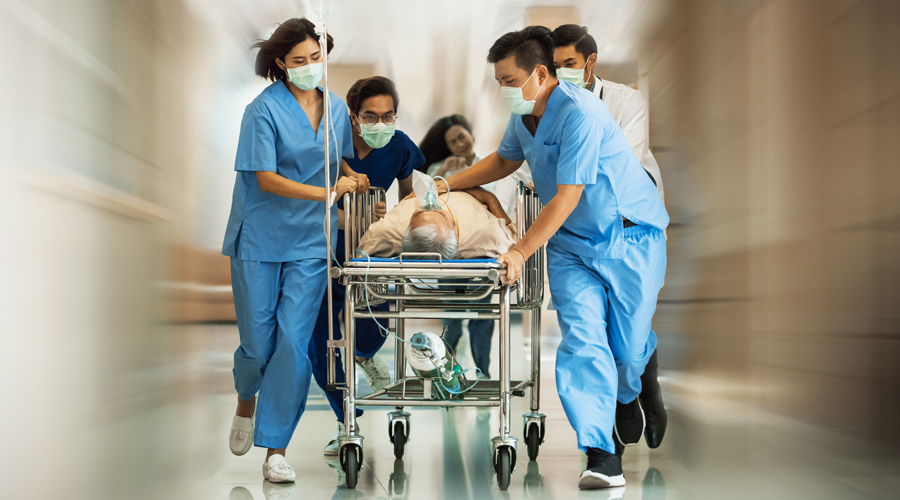 Simulació de personal mèdic en una situació d'emergència