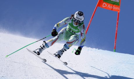 L'esquiadora del Principat, Jordina Caminal, durant el descens