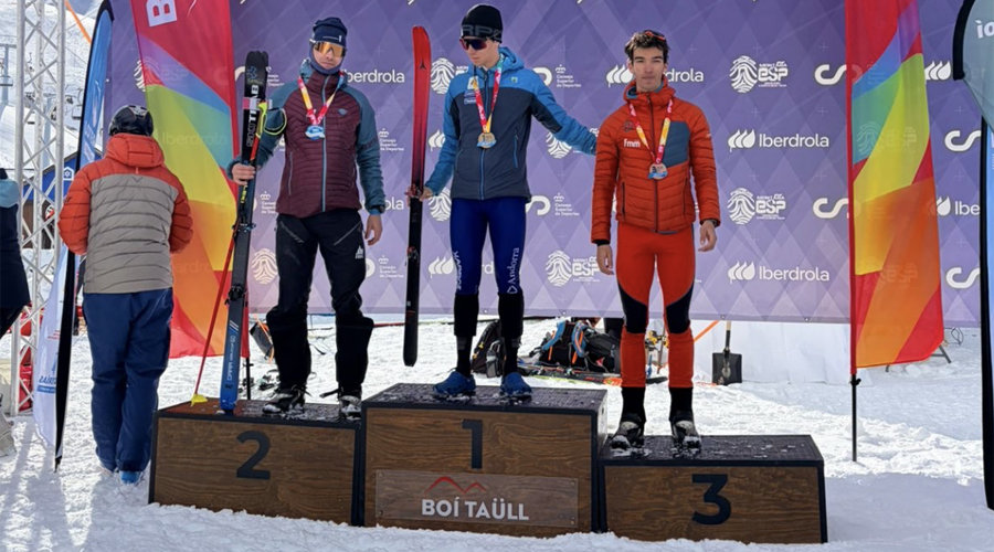 Marc Casanovas en el primer calaix del podi (FAM)