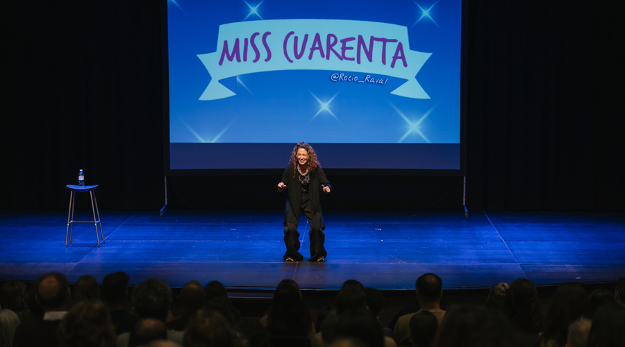 Rocío Raval durant el seu espectacle