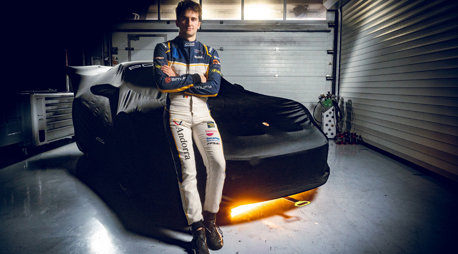 Frank Porté amb el seu Porsche