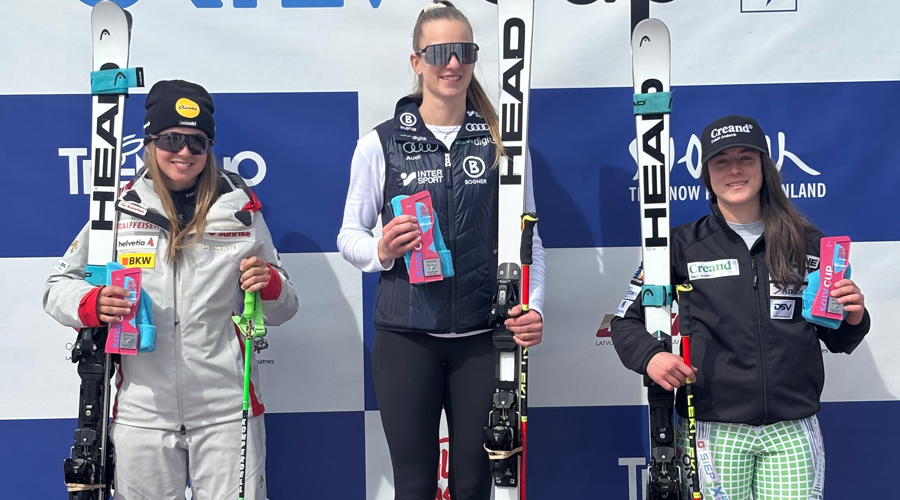 Íria Medina (a la dreta), al podi NC de Pozza