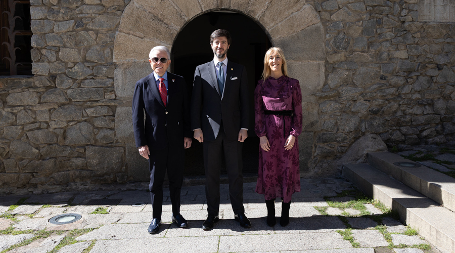 Benjamin León Jr., Carles Ensenyat i Sandra Codina (Consell General)