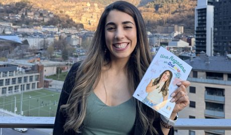 Andrea Regadera presentant el seu llibre ‘Una Regadera en Andorra’