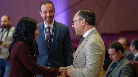 La secretària general d'ONU Turisme, el ministre de Turisme i el cap de Govern durant el congrés