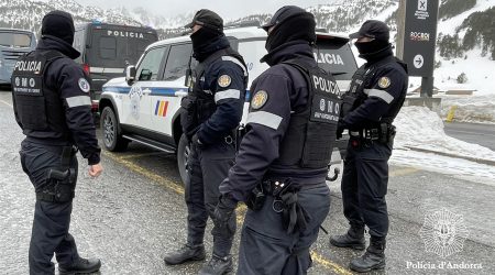 Desplegament policial per a vetllar per la seguretat