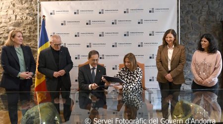 Els responsables que han signat els tres convenis amb la Fundació privada Maria Maestre