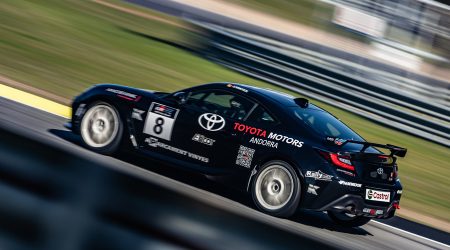 Joan Vinyes R. pilotant el seu Toyota al Jarama