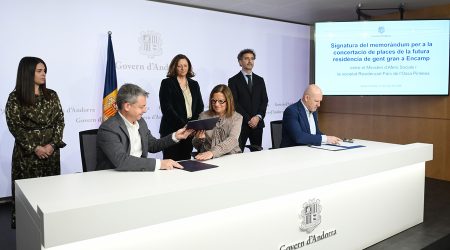 Moment en què s'ha signat el memoràndum d'entesa entre les parts