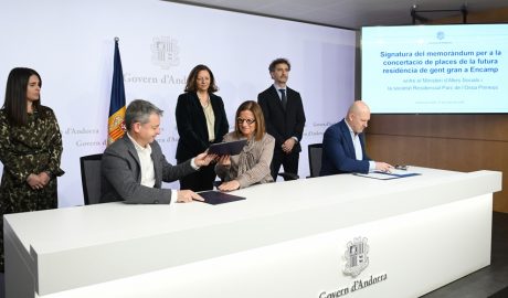 Moment en què s'ha signat el memoràndum d'entesa entre les parts