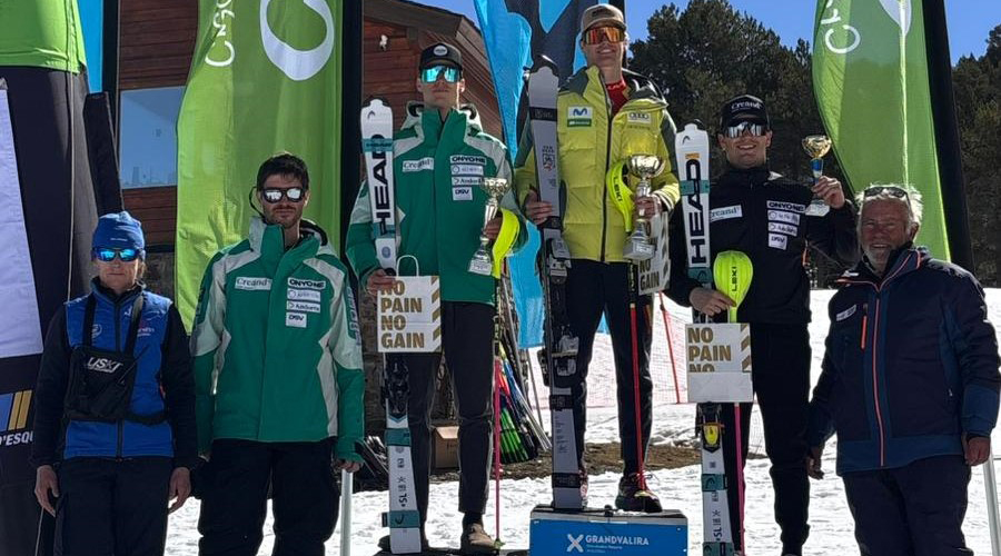 Aubert (1r), Cornella (2n) i Gabriel (3r) al podi masculí de l'eslàlom FIS de l'Esparver d'aquest dimecres (FAE)