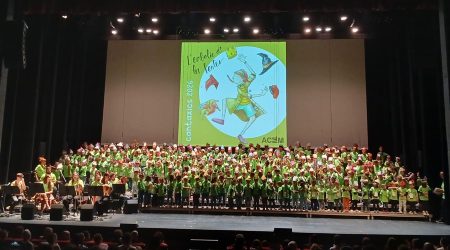 Cantata celebrada al teatre Kursaal de Manresa, amb la participació d'alumnes de l'Escola Municipal de Música de la Seu