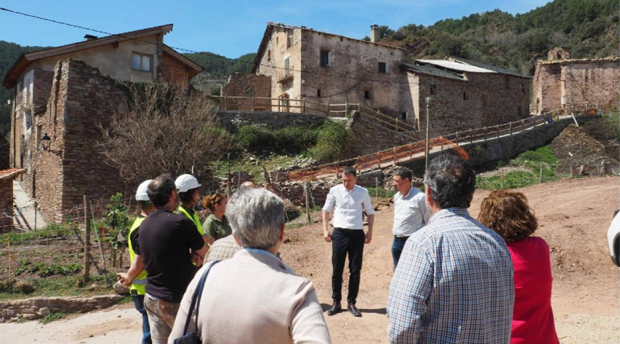 Visita del conseller de la Generalitat, Òscar Ordeig, al nucli de Mencui (Govern.cat)