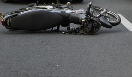 Imatge d'arxiu d'una moto accidentada