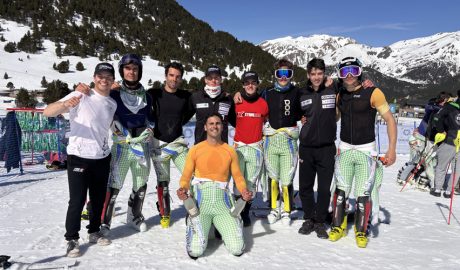 Els companys de l'equip nacional, amb Àlex Rius, avui a l'Esparver