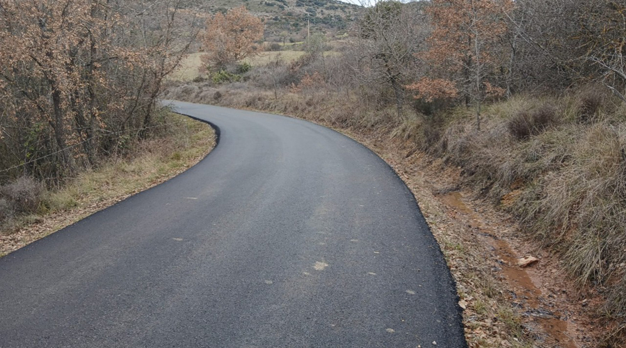 Pavimentació d'una via d'accés a una zona rural del Pirineu (Govern.cat)